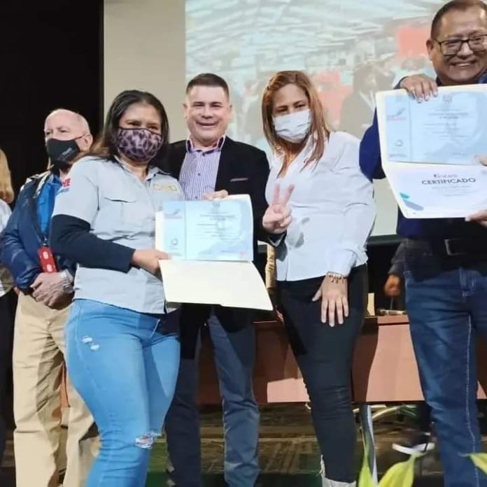 Inces certificó a 17.000 trabajadores en acto de graduación conjunta.