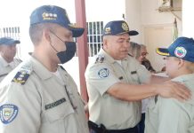 Funcionarios obtienen nuevos rangos en Policarirubana Funcionarios obtienen nuevos rangos en Policarirubana.