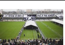 Brasileños dan último adiós al «Rey» Pelé