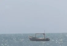 Rescatan embarcación Hermes Edxa y sus tripulantes en Playa Sur