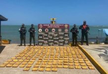 Localizan 200 panelas de droga en costas del municipio Falcón