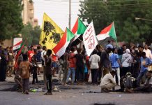 Tres muertos y decenas de heridos por choques en rebelión en Sudán