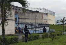 Doce reclusos murieron en enfrentamientos a tiros en cárcel de Guayaquil, Ecuador