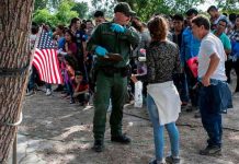 Centros de Procesamiento fronterizos en Texas colapsan