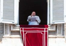 Papa pide orar por víctimas de accidente ferroviario