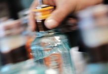 Lo asesinan por una botella de anís en Caracas