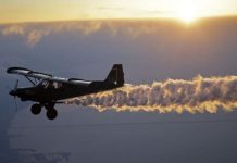 Rescatan dos personas en Granada tras estrellarse avioneta venezolana