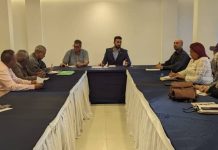 Empresarios y sindicatos buscan resolver situación laboral de trabajadores