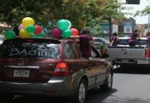 Murió tras caer de un camión durante una caravana de bachilleres