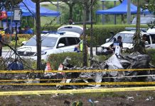 Recuperan caja negra y los cuerpos de fallecidos del avión estrellado en Malasia