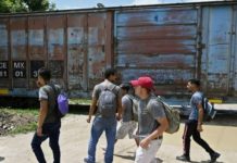 Paro de trenes deja a cientos de migrantes varados en México