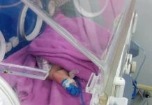 Rescatan a una bebé que fue abandonada en la basura