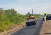 Avanzan trabajos de vialidad en el municipio Acosta