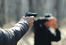 Le dispararon en el cuello en Coro