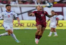 Venezuela goleó a Chile y sumó tres puntos