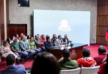 Gobernador Víctor Clark develó pruebas de la crónica de un fraude anunciado