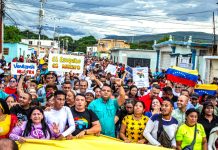 Campaña «Venezuela Toda» comenzó en Falcón con el tricolor en la mano
