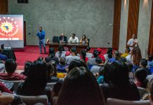 Conversatorio “El Esequibo es Nuestro” llegó a trabajadores de la Gobernación de Falcón