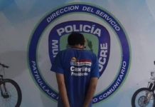 Golpeó a su madre en el rostro