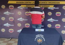 Preso tras arrastrar un perro con su camioneta