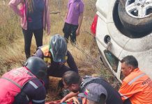 Lesionados en vuelco tres miembros de una familia