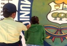 Maltrataba a su hijo y lo mantenía amarrado a una silla