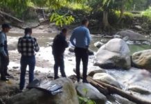 Muere joven tras caer en un río