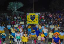 Desfile «La Magia de los Colores alegra el Carnaval» recorrió calles de La Vela