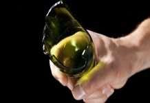 Le cortaron la frente con un pico de botella en Adícora