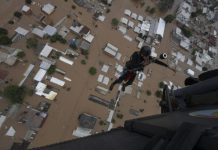 Brasil supera las 100 muertes por las inundaciones