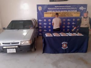 Detienen a hombre con ocho panelas de droga en el sector Universitario de Punto Fijo 