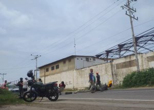 En La Salineta exigen servicio eléctrico 