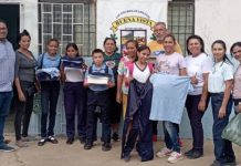 Estudiantes del municipio Falcón reciben uniformes escolares