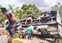 Vuelco de autobús dejó un muerto y 36 heridos en Monagas
