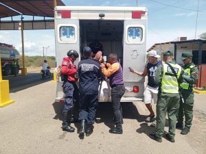 Deslizó la moto en San Agustín y así quedó 