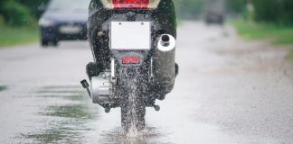 Lluvias ocasionaron colisión de motos en Jacura