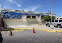 Motorizado perdió el control y chocó con un carro en Punto Fijo