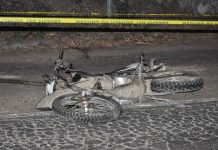 Choque de moto con una parada dejó un niño muerto