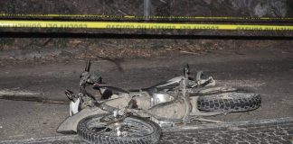 Choque de moto con una parada dejó un niño muerto