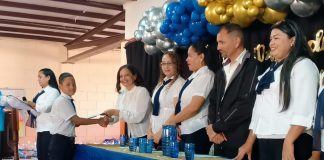 EPN Batalla de Junín egresó 40 estudiantes