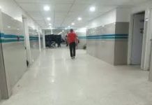 Lesionada pareja en deslizamiento de moto en Las Piedras