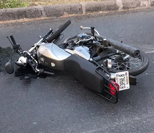 Motorizado deslizó en Chichiriviche y esto le ocurrió