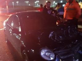 Choque de carro con carrucha dejó dos lesionados