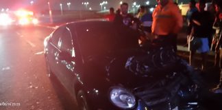 Choque de carro con carrucha dejó dos lesionados