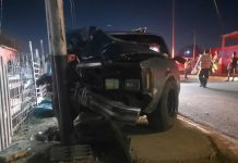 Tres lesionados dejó choque contra un poste en Bella Vista