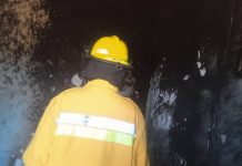 Bomberos Carirubana sofocan incendio de estructura en Punta Cardón