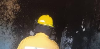 Bomberos Carirubana sofocan incendio de estructura en Punta Cardón