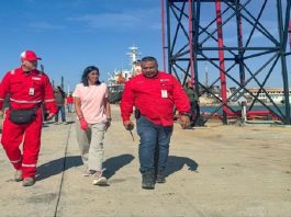Delcy Rodríguez inspeccionó la refinería de Paraguaná