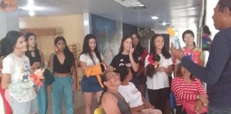 Máximo Reyes imparte conversatorio de animación