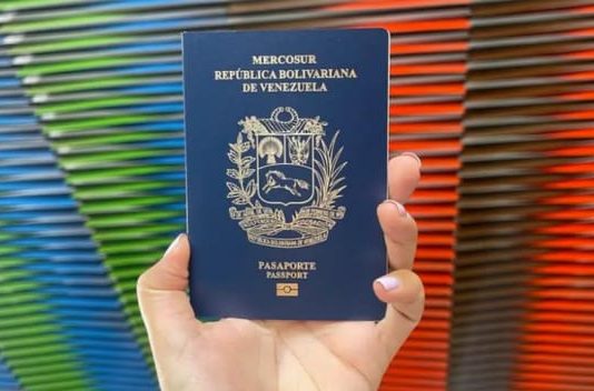 Venezolanos con pasaporte vencido no podrán ingresar al país en avión